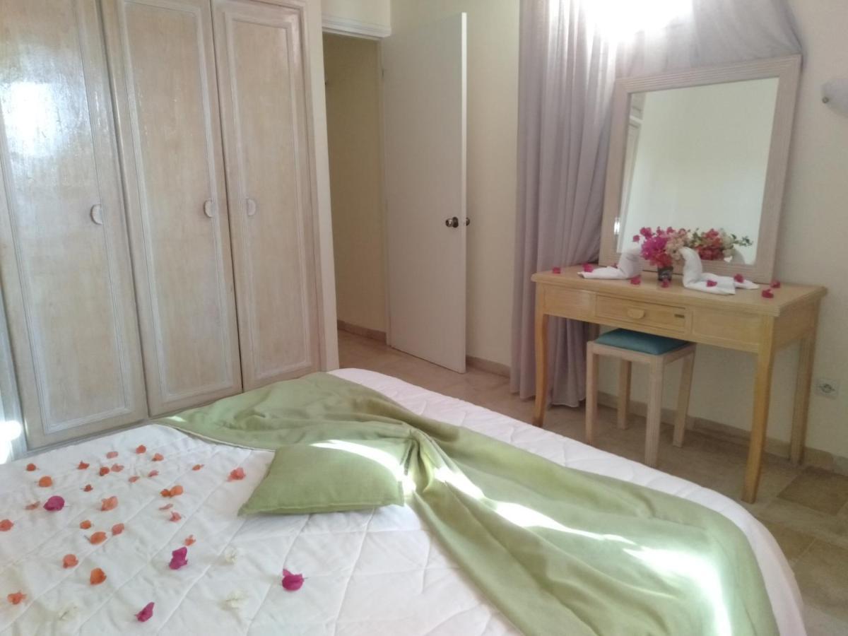 Appart Hotel Rodes Mezraia Exteriör bild